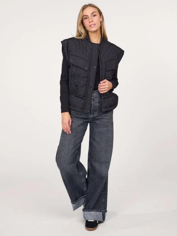 nisha puffer waistcoat raven
